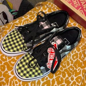 NEW! WITH BOX LOWTOP VANS